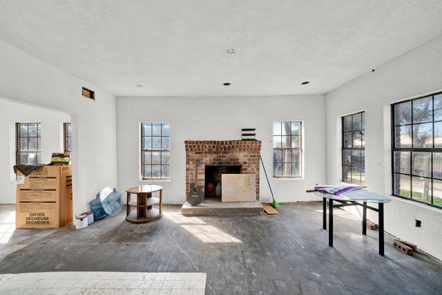 3727 Broadway Street, Houston, TX 77017