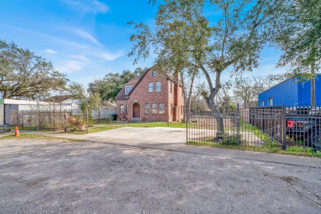 3727 Broadway Street, Houston, TX 77017
