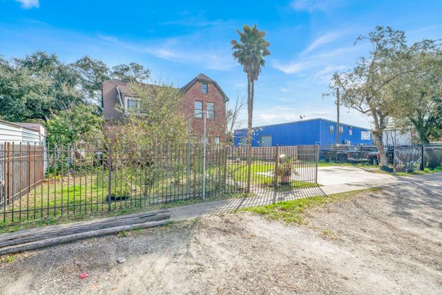 3727 Broadway Street, Houston, TX 77017