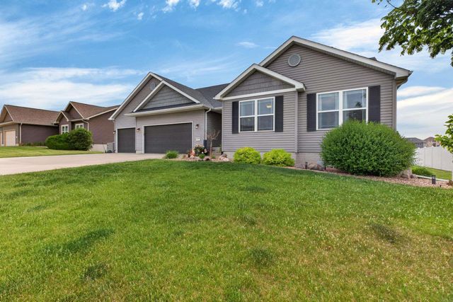 4817 Yellowstone Drive, Waterloo, IA 50701