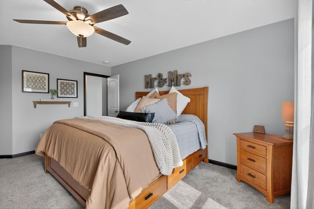 4817 Yellowstone Drive, Waterloo, IA 50701