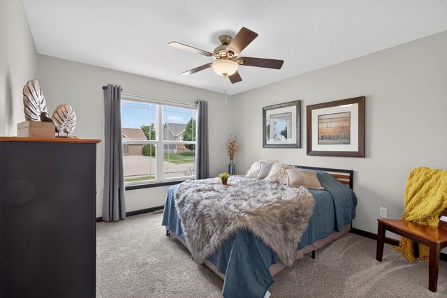 4817 Yellowstone Drive, Waterloo, IA 50701