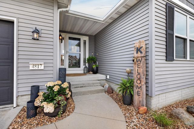 4817 Yellowstone Drive, Waterloo, IA 50701