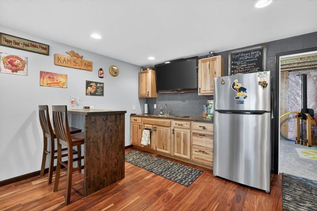 4817 Yellowstone Drive, Waterloo, IA 50701
