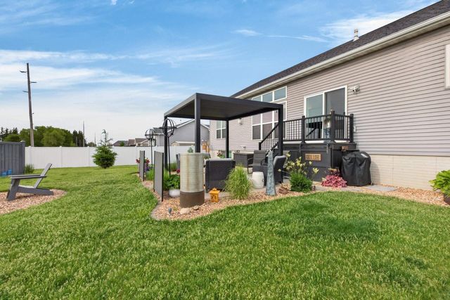 4817 Yellowstone Drive, Waterloo, IA 50701