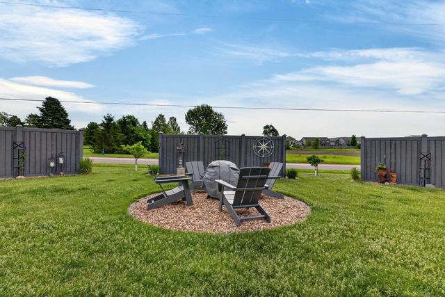 4817 Yellowstone Drive, Waterloo, IA 50701