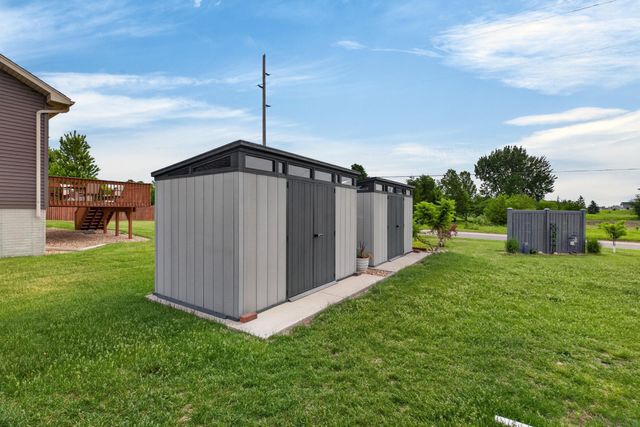 4817 Yellowstone Drive, Waterloo, IA 50701