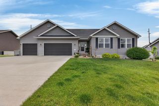 4817 Yellowstone Drive, Waterloo, IA 50701