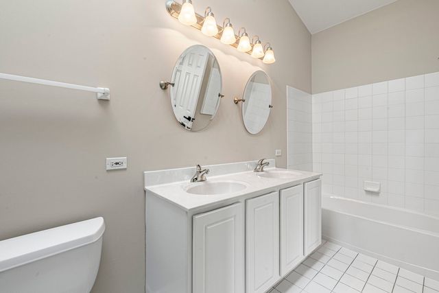 1267 Appaloosa Way, Bartlett, IL 60103