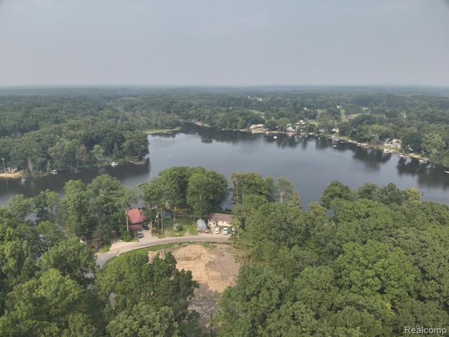 V/L Frushour Drive, Holly, MI 48442