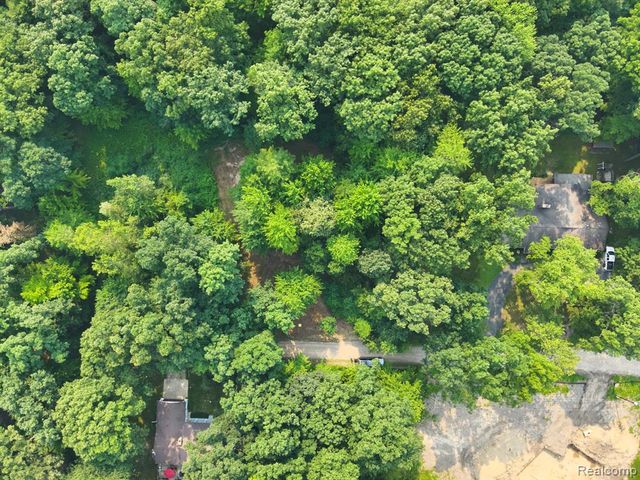 V/L Frushour Drive, Holly, MI 48442