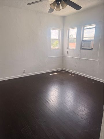 2107 16th 3, Corpus Christi, TX 78404