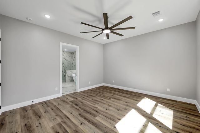 135 Wick Willow Rd, Montgomery, TX 77356