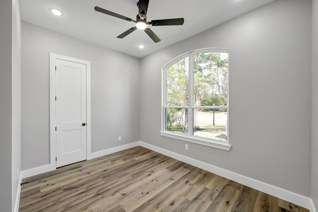 135 Wick Willow Rd, Montgomery, TX 77356