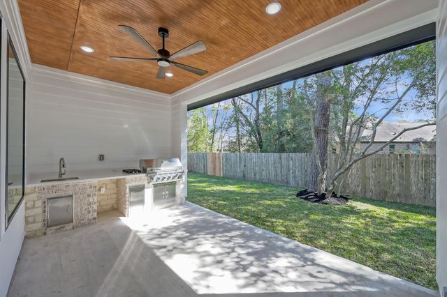 135 Wick Willow Rd, Montgomery, TX 77356