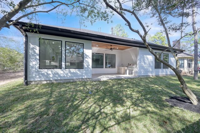 135 Wick Willow Rd, Montgomery, TX 77356