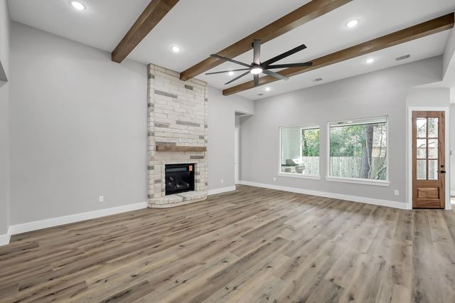 135 Wick Willow Rd, Montgomery, TX 77356