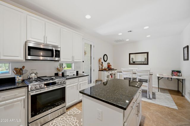 3935 E BLUE SPRUCE Lane, Gilbert, AZ 85298