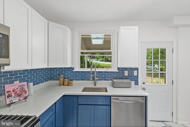 2318 CLOVILLE AVE, Baltimore, MD 21214