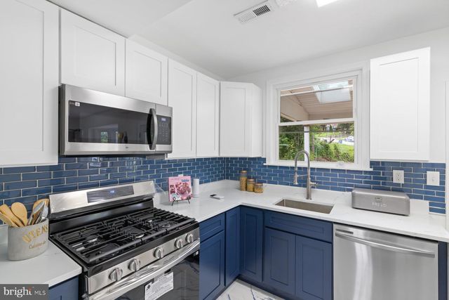 2318 CLOVILLE AVE, Baltimore, MD 21214