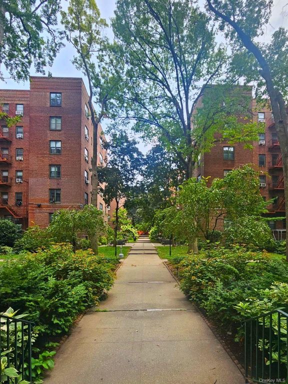 78-10 34th Avenue 1H, Jackson Heights, NY 11372 — exterior