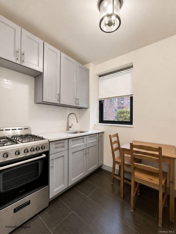 78-10 34th Avenue 1H, Jackson Heights, NY 11372 — photo 3