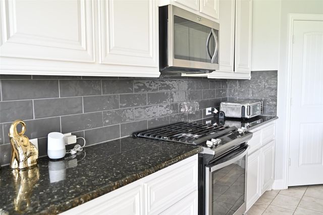 504 Mistflower Springs DR, Leander, TX 78641