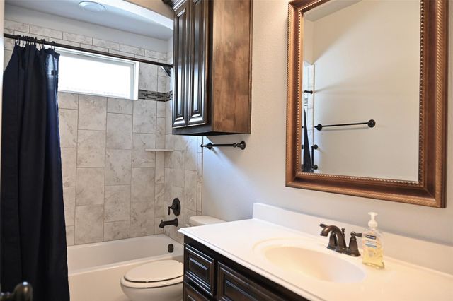 504 Mistflower Springs DR, Leander, TX 78641