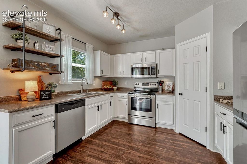 6201 Scottsbluff Drive, Colorado Springs, CO 80923 — photo 4