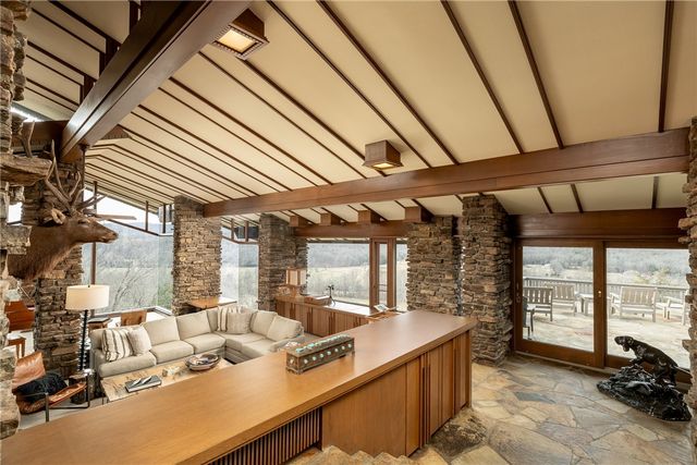 12808 Raheen Ranch Road, Fayetteville, AR 72701