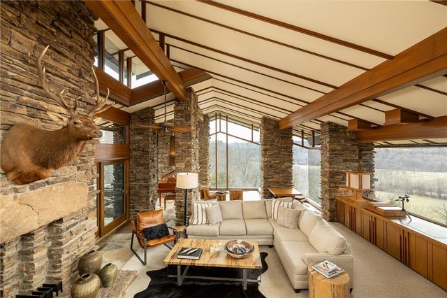 12808 Raheen Ranch Road, Fayetteville, AR 72701