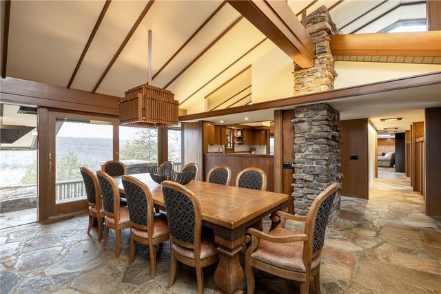 12808 Raheen Ranch Road, Fayetteville, AR 72701