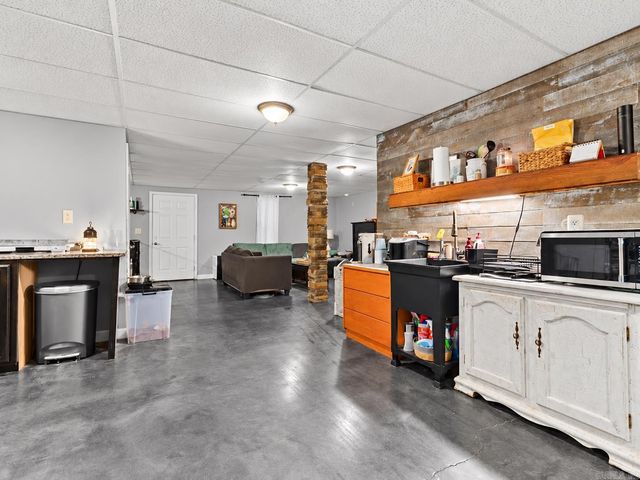 5703 Fairview Road, Paragould, AR 72450