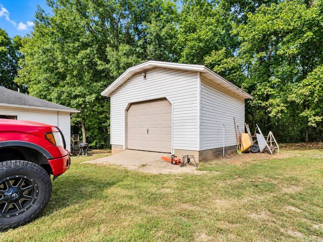 5703 Fairview Road, Paragould, AR 72450