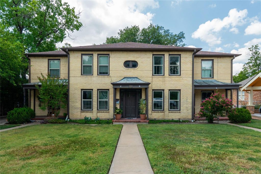 1703 Summit VW, Austin, TX 78703