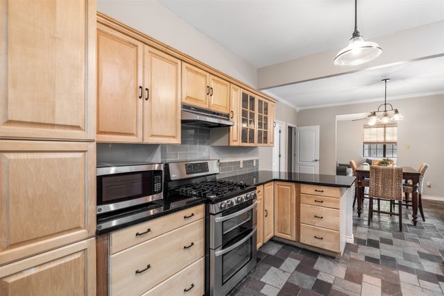 828 S Maurice Avenue, Denison, TX 75020