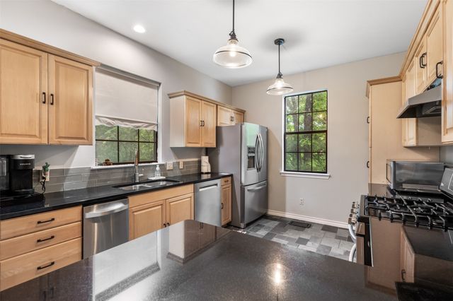 828 S Maurice Avenue, Denison, TX 75020