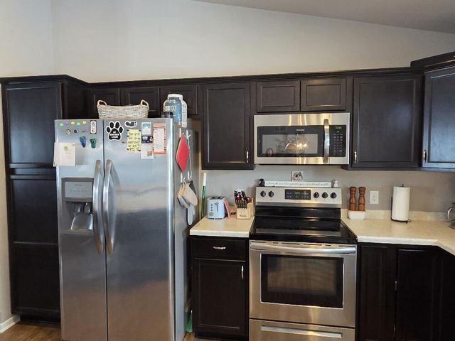 503 Pine Hollow PLACE, Watertown, WI 53094