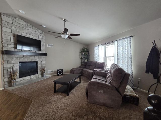 503 Pine Hollow PLACE, Watertown, WI 53094