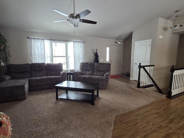 503 Pine Hollow PLACE, Watertown, WI 53094