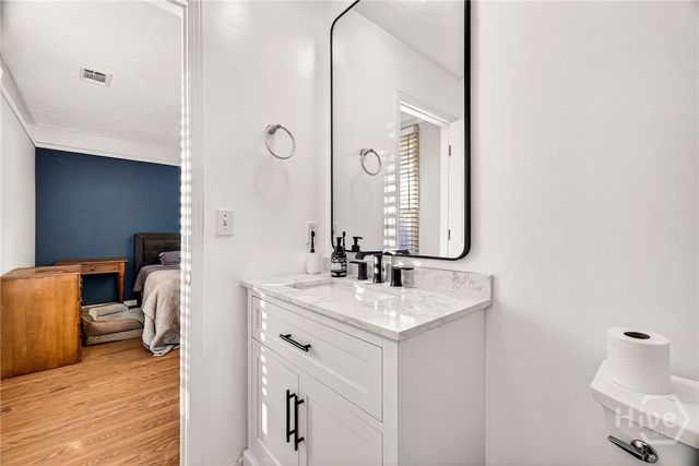 1121 Madrid Avenue, Savannah, GA 31406