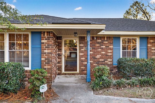 1121 Madrid Avenue, Savannah, GA 31406