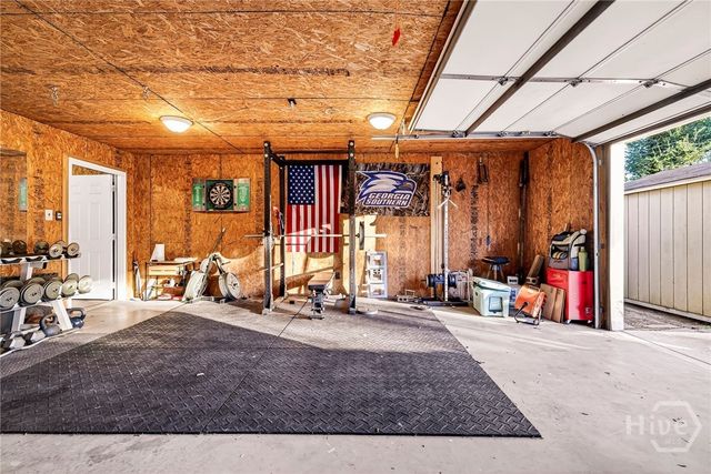 1121 Madrid Avenue, Savannah, GA 31406