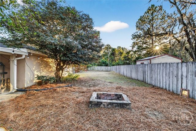 1121 Madrid Avenue, Savannah, GA 31406