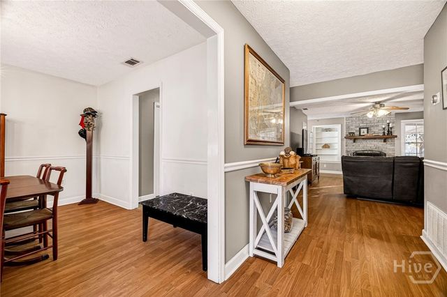 1121 Madrid Avenue, Savannah, GA 31406