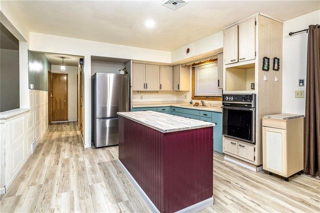 11 State Street, Neillsville, WI 54456