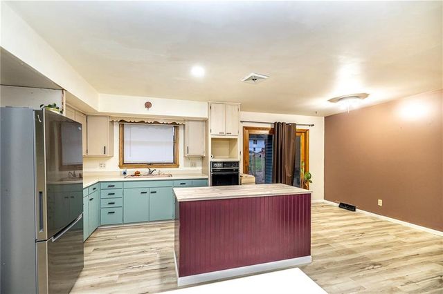 11 State Street, Neillsville, WI 54456