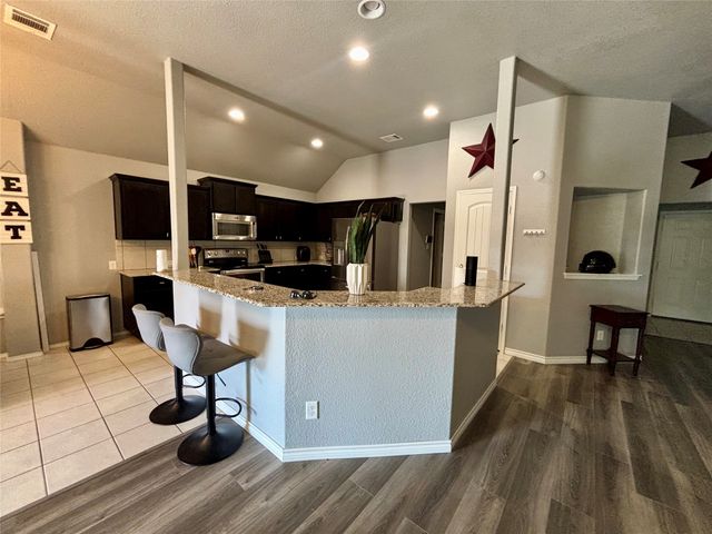 900 Grouse Road, Glenn Heights, TX 75154