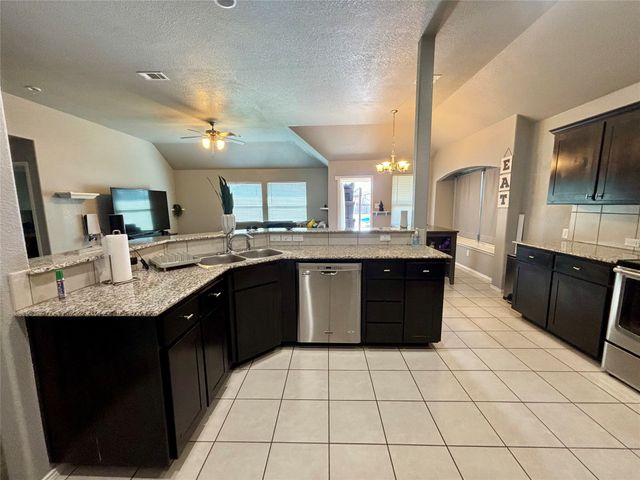 900 Grouse Road, Glenn Heights, TX 75154