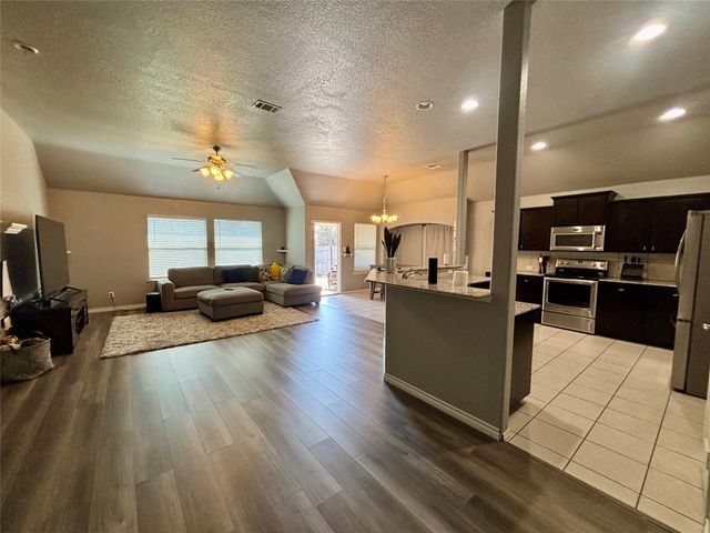 900 Grouse Road, Glenn Heights, TX 75154